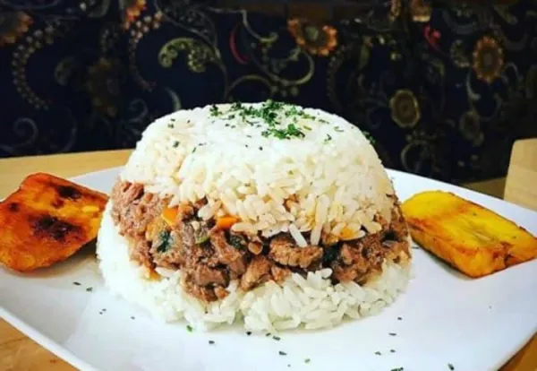 Arroz Tapado de Carne: Delicia Peruana en 60 Minutos